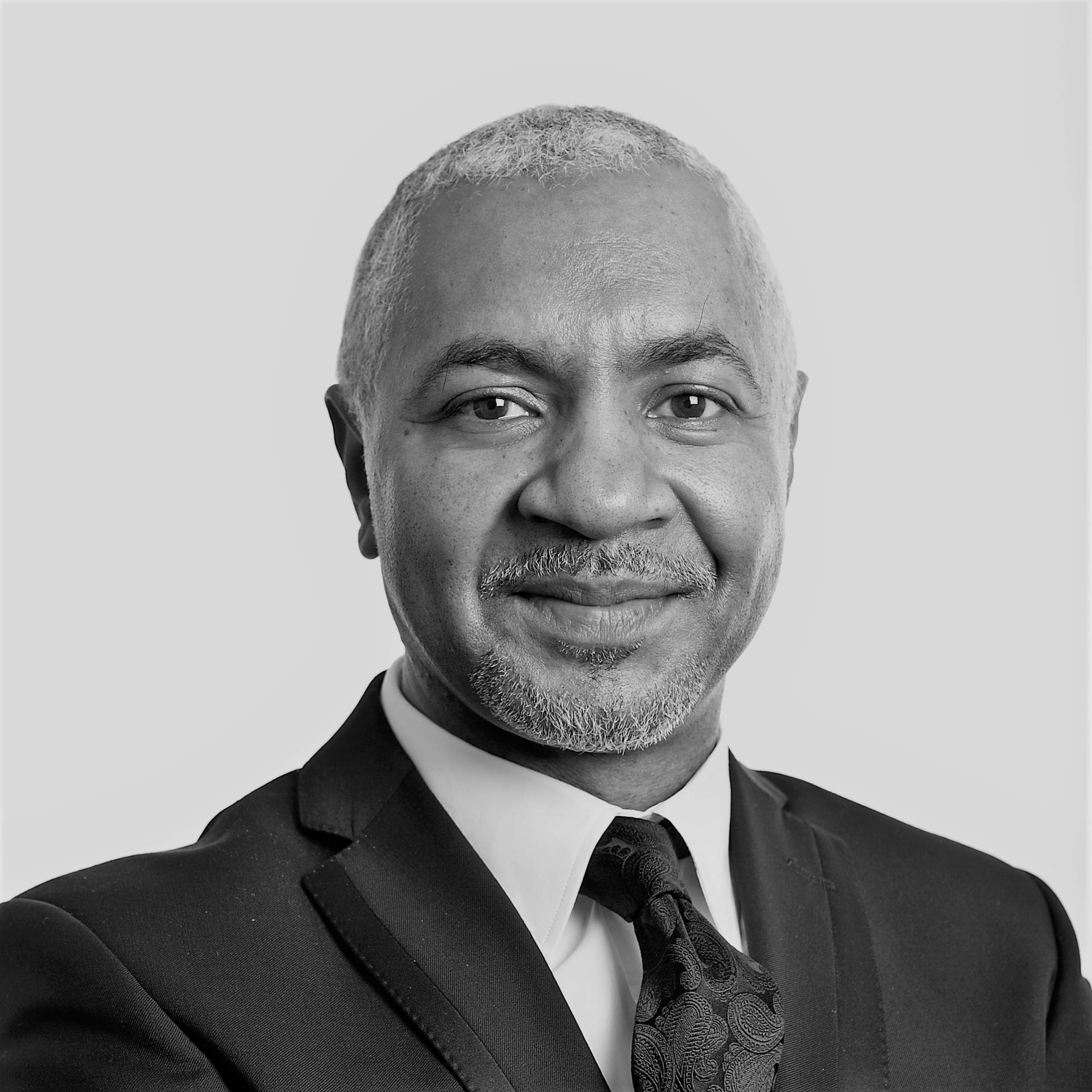 Ian Hill bw Ian Hill, expert CMP mediator